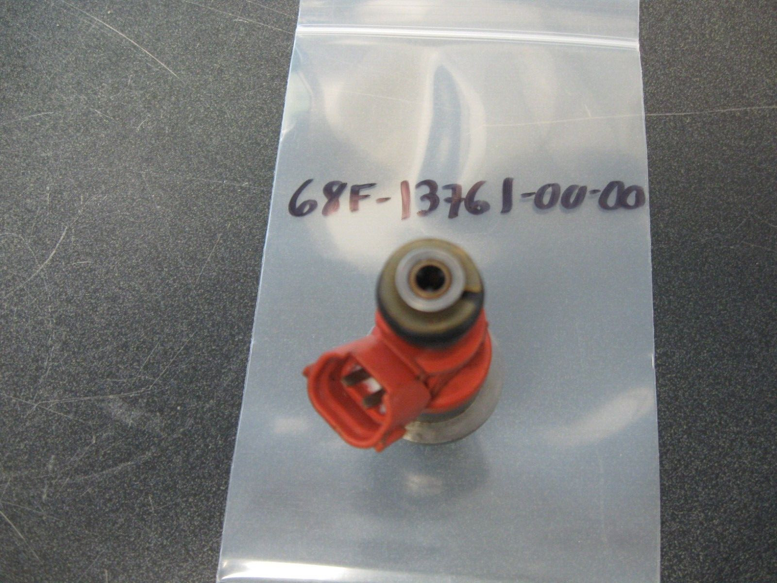 Yamaha Outboard 68F-13761-00-00 06 Z200 Fuel Injector Assy BIN0366