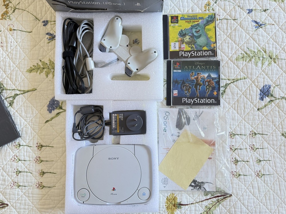 Sony PlayStation 1 PS1 PS One Slim Console Boxed SCPH-102A + Controller & Cables