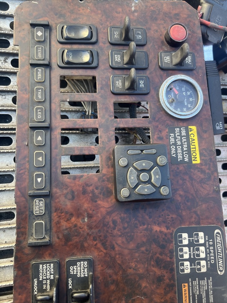 freightliner columbia dash panel Oldes Model