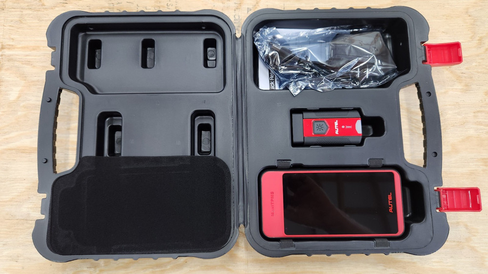 Autel MaxiTPMS ITS600 diagnostic tool with 4 MX-Sensor programmable TPMS sensors