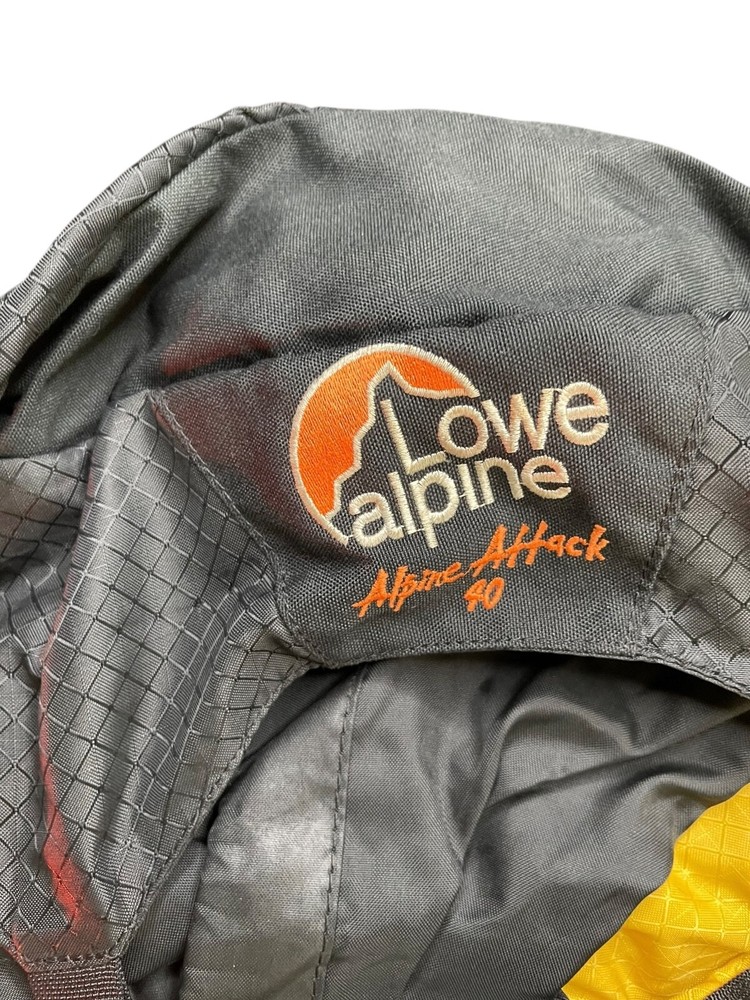 LOWE ALPINE Alpine Attack 40 Hiking Technical Daypack Backpack -Yellow/Black