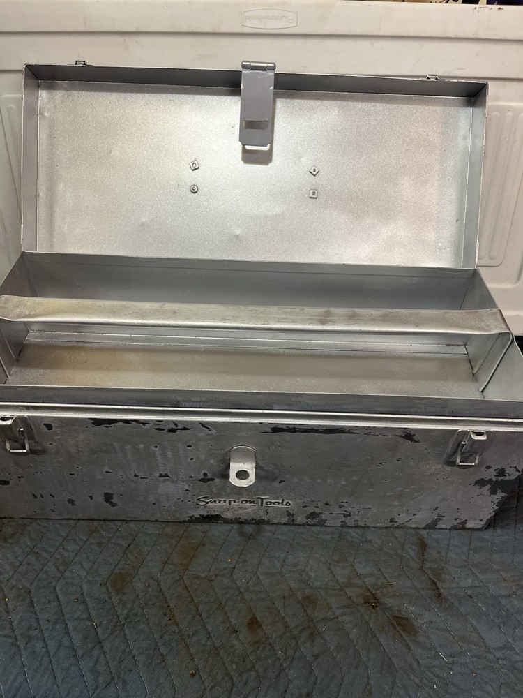 Vintage Snap - On Tool Box KR 25A