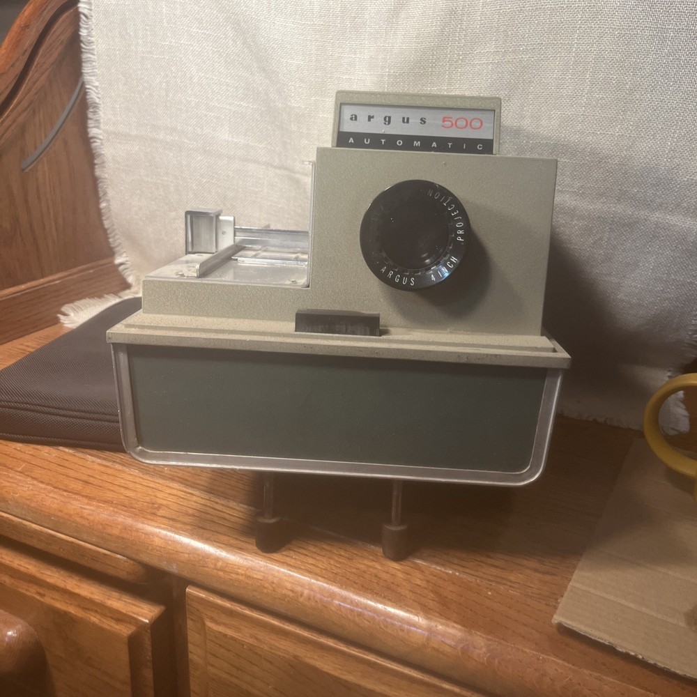Vintage Argus Automatic Slide Projector 58 500 Portable Case Cord - Working!