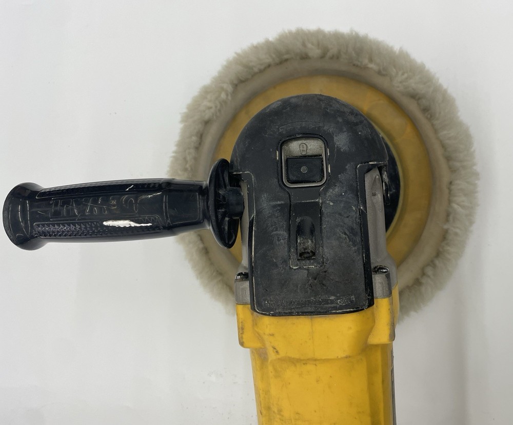 DEWALT DWP849 7 inch / 9 inch Variable Speed Polisher