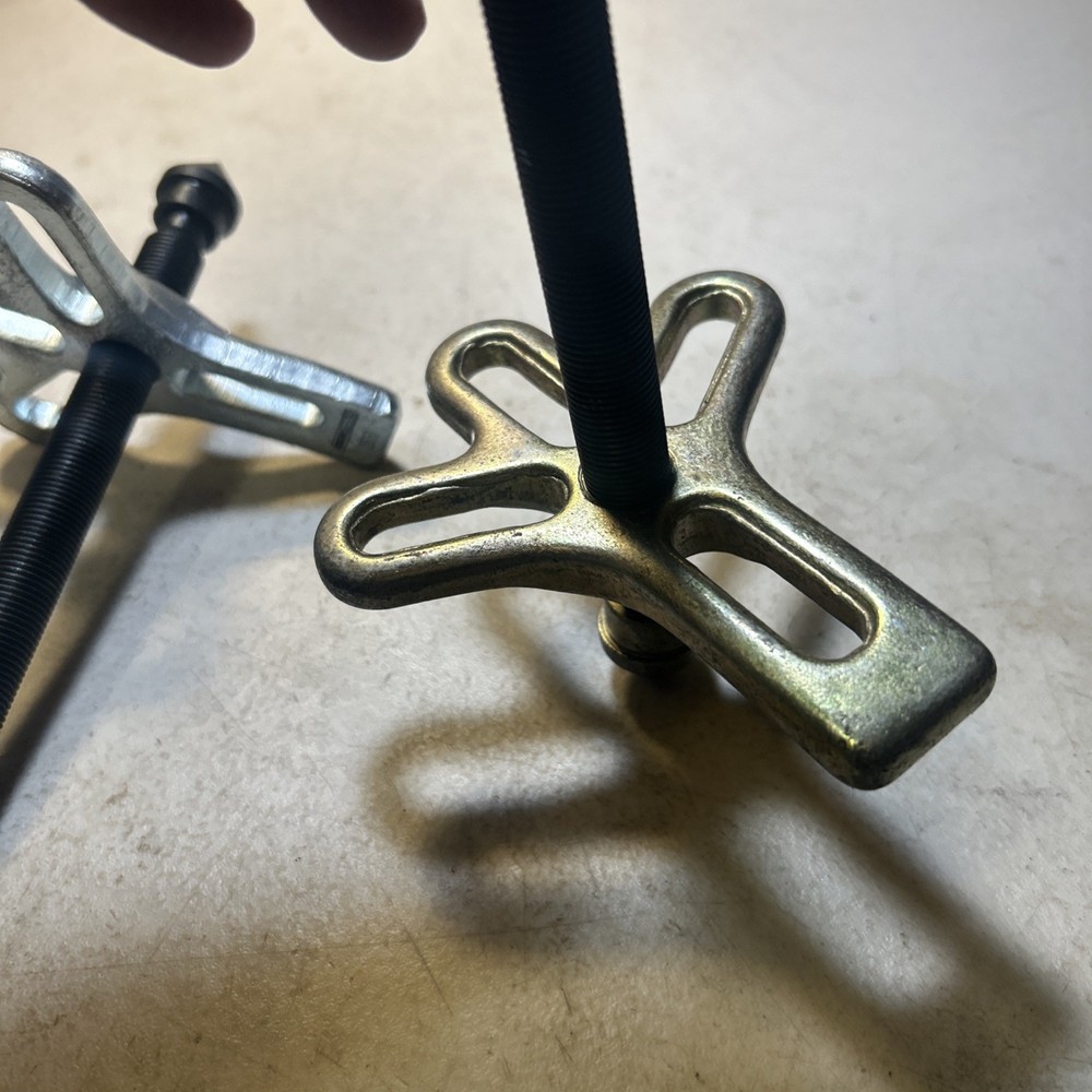 OEM 25053 Harmonic Balancer Puller Plus Extra