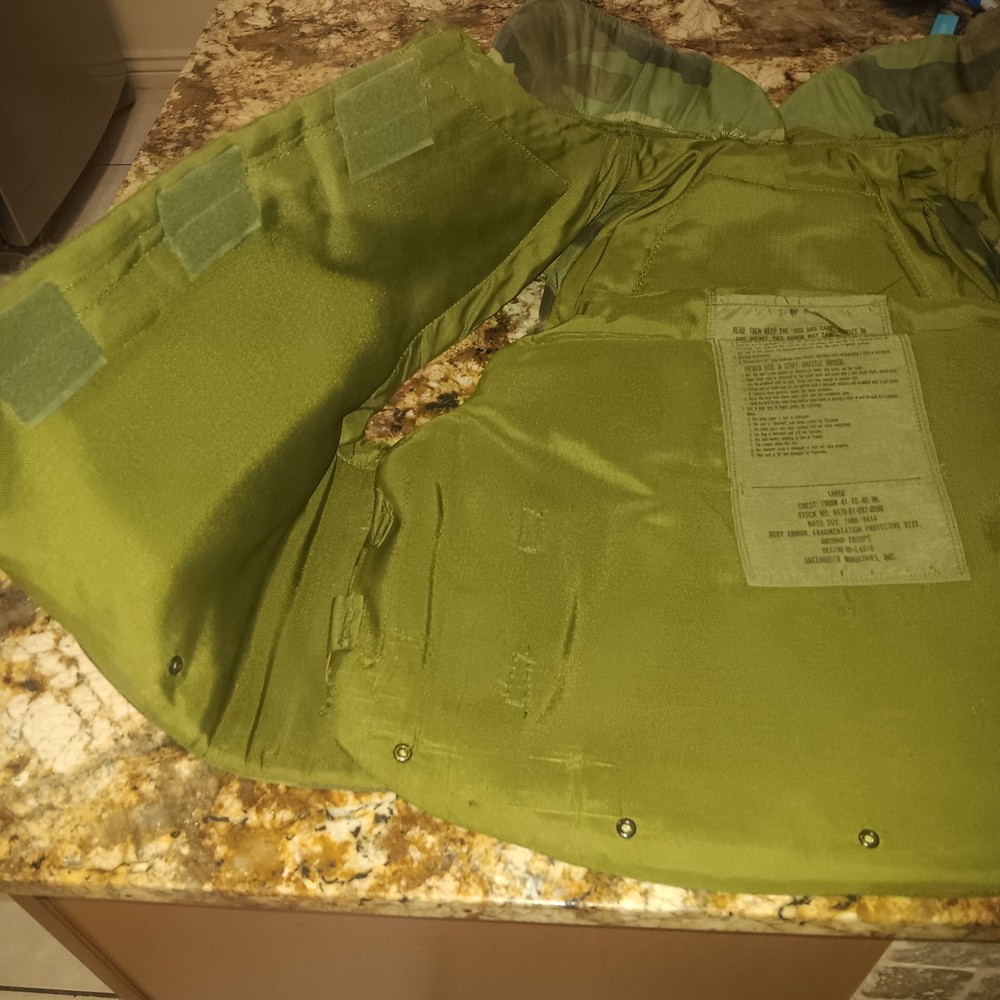 BODY ARMOR, FRAGMENTATION PROTECTIVE VEST GROUND TROOPS, LARGE (FLAK JACKET-B)