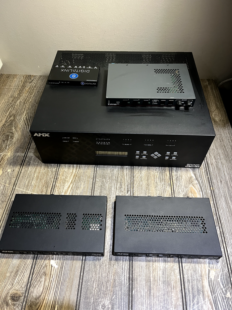 AMX Enova DVX-2110HD-SP Presentation Switcher - Bundle - Read - AS-IS