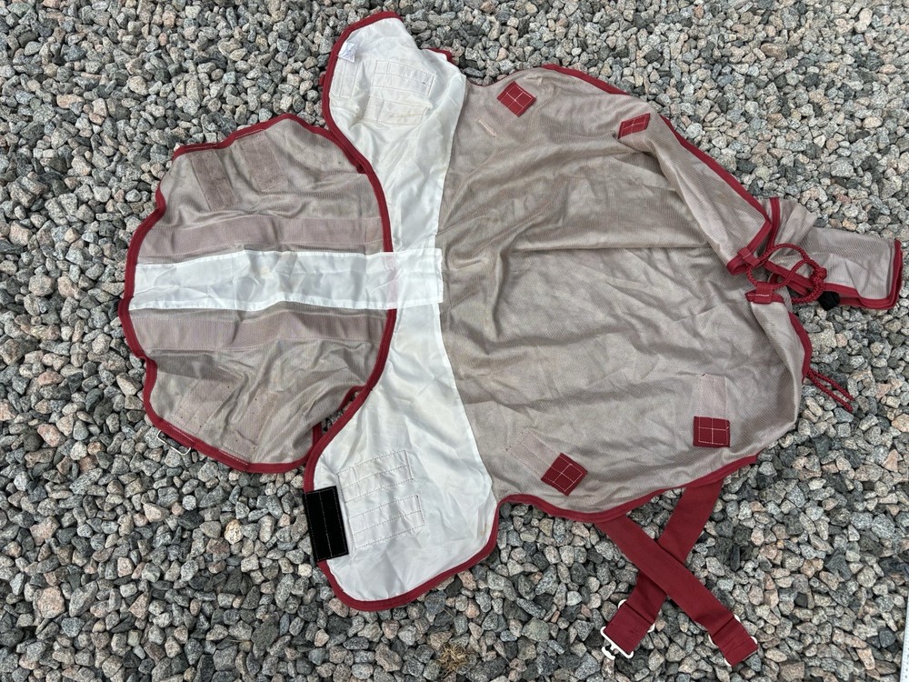 Measures 36” Mio Fly Sheet