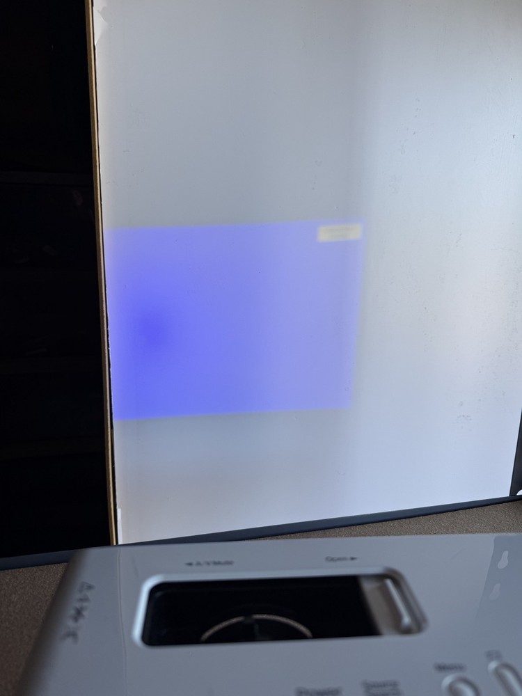 Epson LCD Projector PowerLite 83+ Model EMP-83H