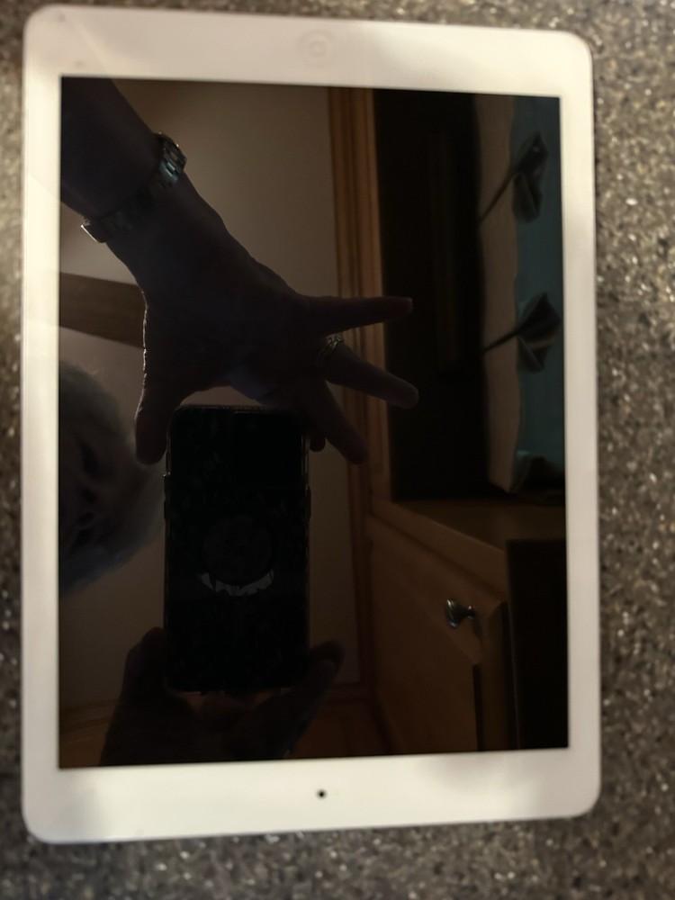 Apple IPAD A1474 Excellent Condition