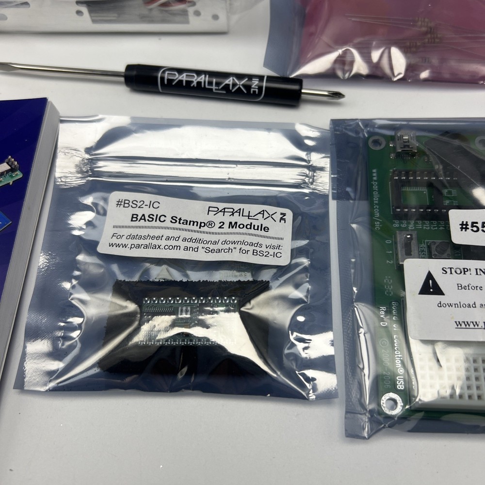 New Parallax Boe-Bot Robot Kit USB #28832 BASIC Stamp 2 STEM Educ Robotic M4381