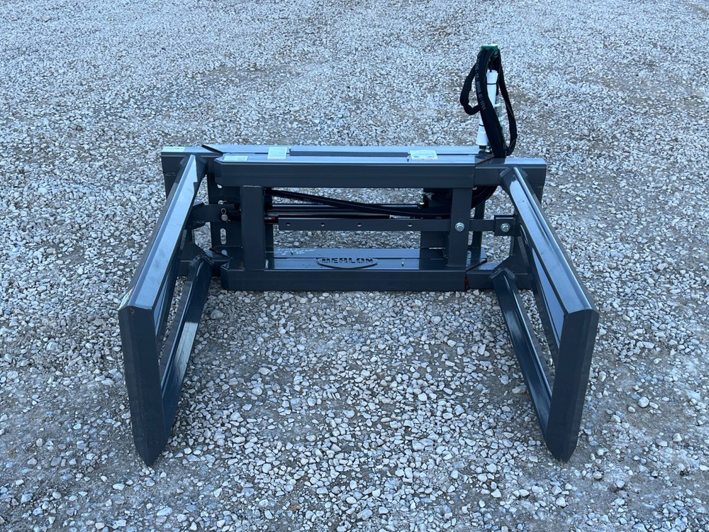 Berlon Bale Handler Grapple Round & Square Bale Fits Skid Steer Tractor Loader