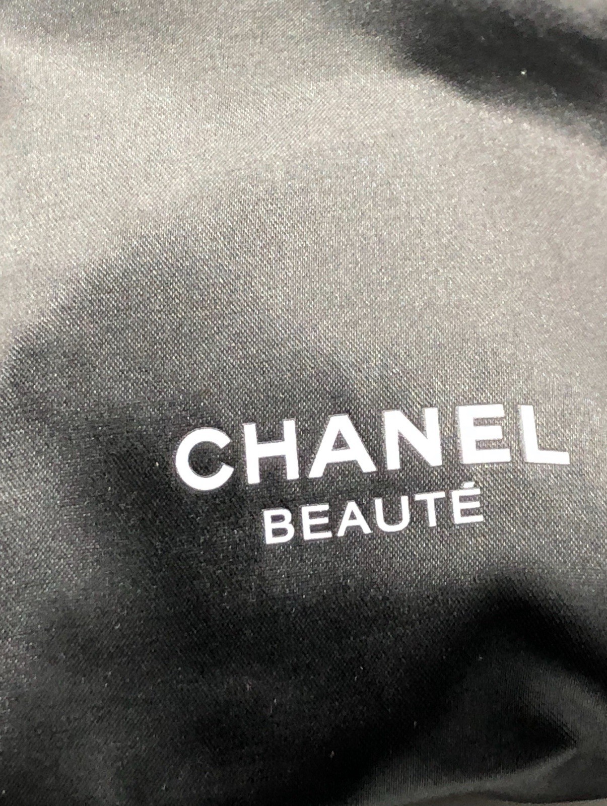 NIB - Chanel Silk Sleep Mask Black - Chanel Beauté Gift - 🎁 🎄🎅🏼