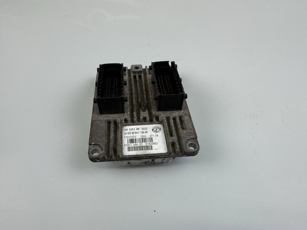 Fiat 500 2007 Engine Control Unit Module 51829843 77KHFHT9