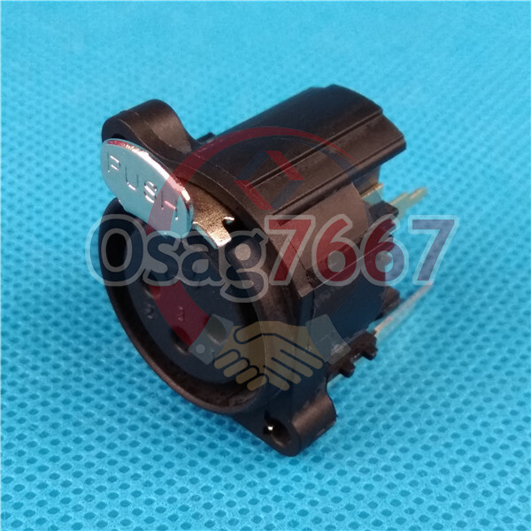 ONE 3 Pin XLR Panel Mount Female Chassis Socket Connector NEW