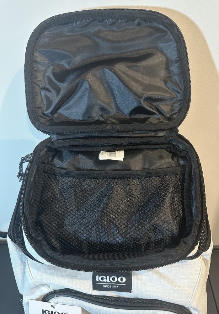Igloo MaxCold Hard Top Backpack Cooler Bag 18 Can White Black 4901975 NWT