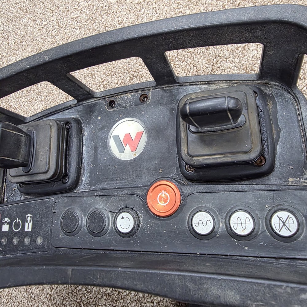 Wacker Neuson Remote Control & Battery Trench Roller Transmitter SC2 V5