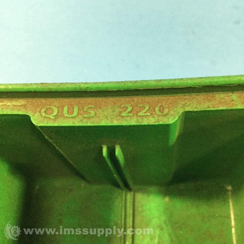 Quantum Storage Systems QUS220 Green Ultra Stack and Hang Bin USIP