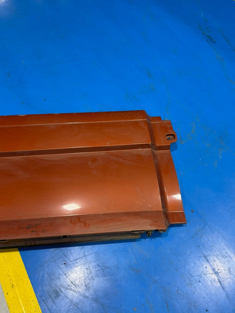 OEM Volvo VNL Right Side Fairing Panel Orange w/ Brackets 82488862