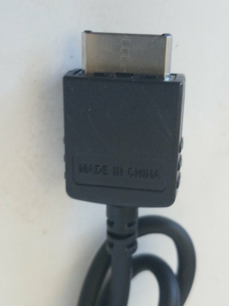 Sony Walkman FM Transmitter Modulator Car Charger Adapter DCC-NWFMT1