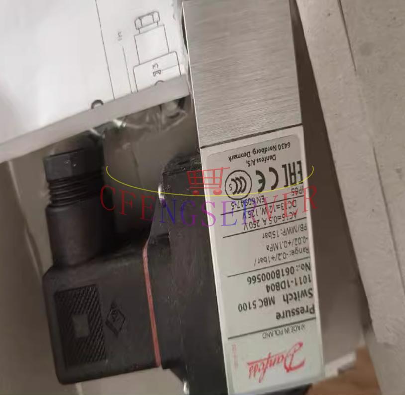 1PCS New Danfoss 061B000566 pressure switch