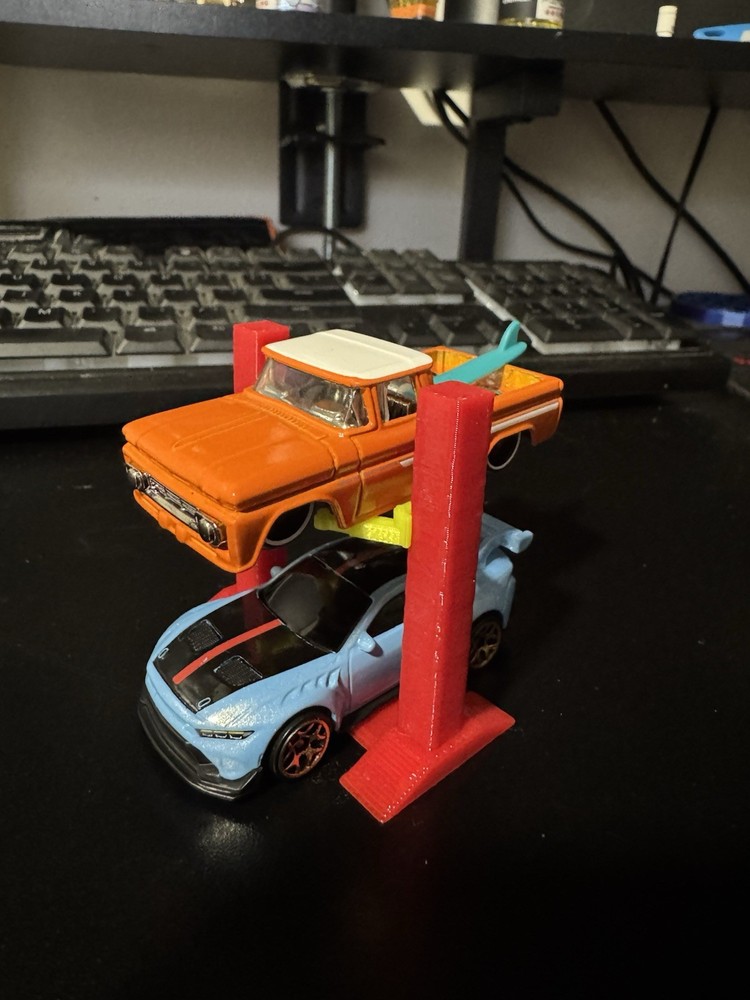 Hotwheels 2 Post Lift