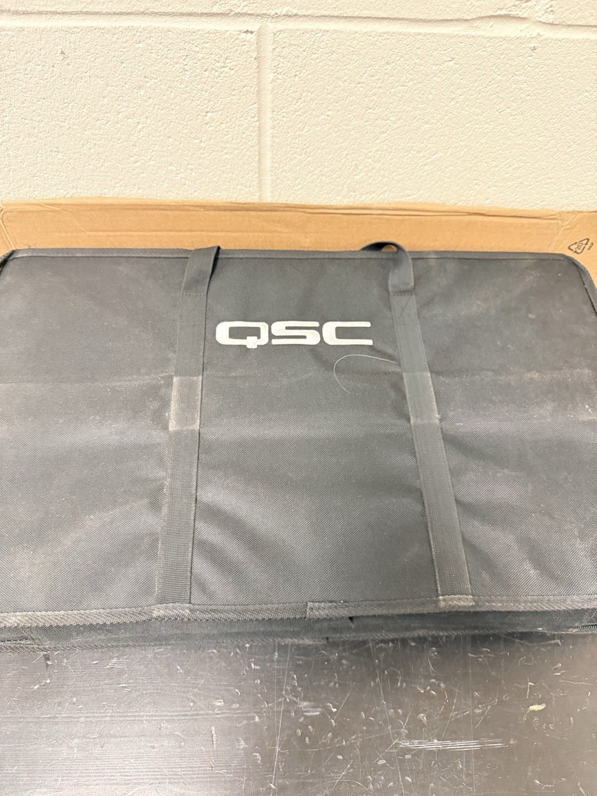 QSC TouchMix-16 Touch Screen Compact Digital Mixer PSU & Case READ DESCRIPTION