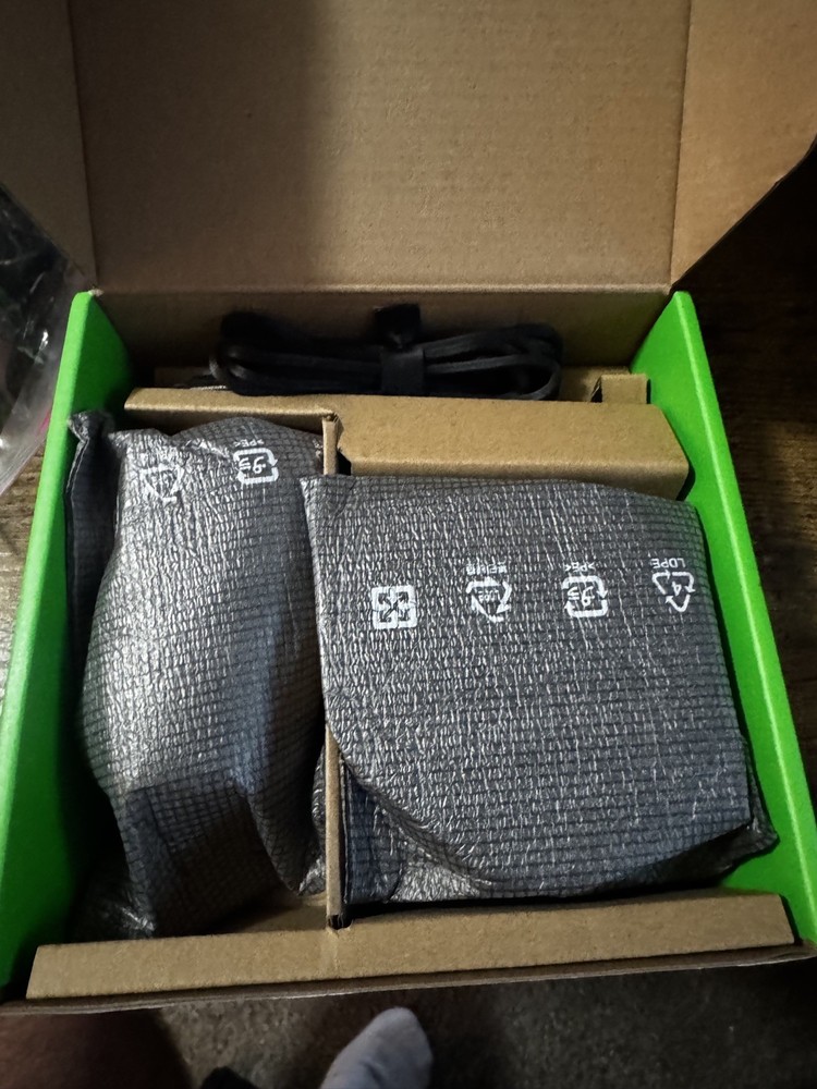 Razer Siren Mini Ultra Condenser  Microphone Open Box .