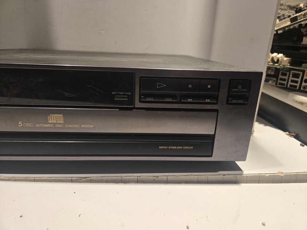 EXCELLENT Sony CDP-C331 Compact 5 Disk CD Changer Player. Tested and Working.