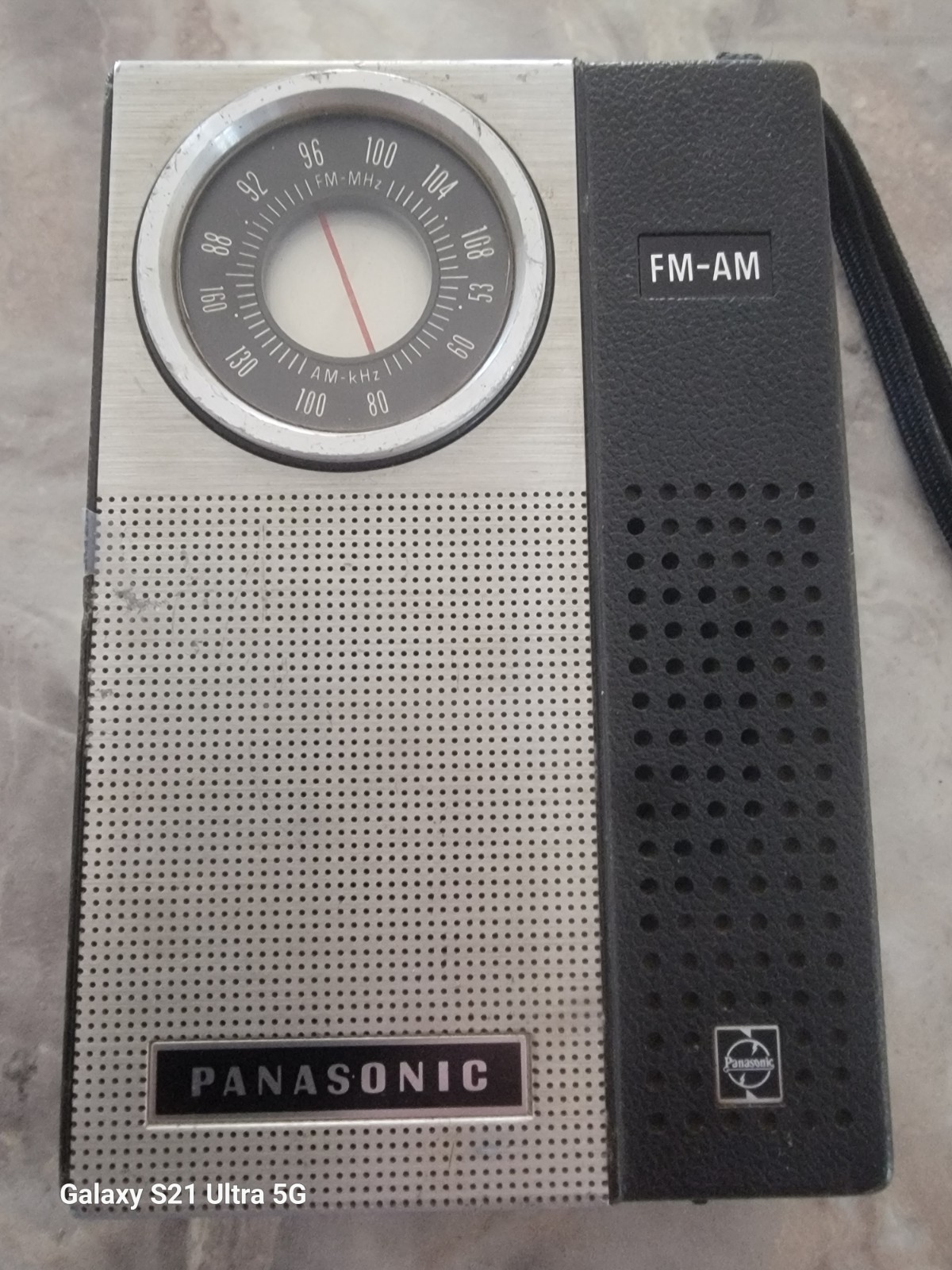 Vintage Transistor Radio- PANASONIC MODEL RF 511 AM/FM- JAPAN- tested & works
