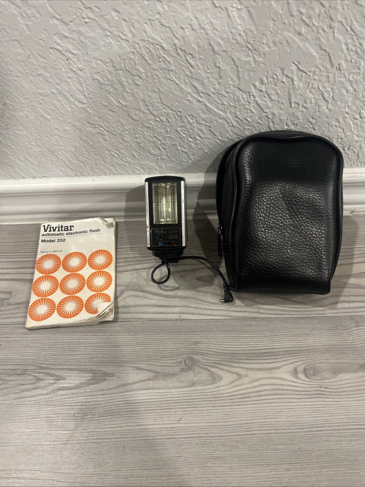 Vivitar Auto 252 Vintage Camera Flash Unit - Tested & Working