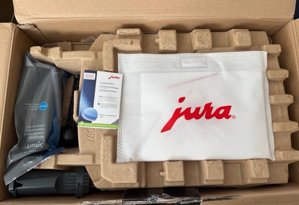 Jura E8 Automatic Coffee Machine Piano White