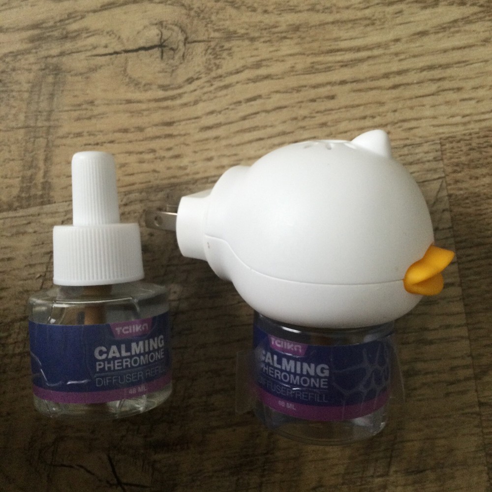 Cat Calming Diffuser, 2 in 1 Cat Calming Starter Kit (Diffuser Head + 2pcs 48ml