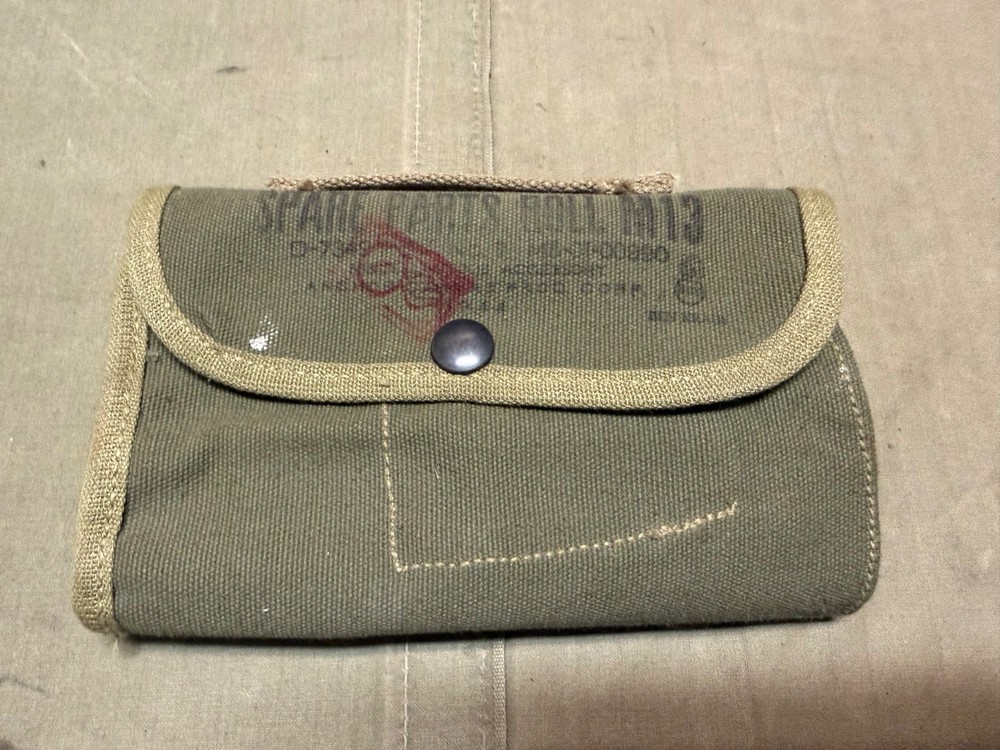 ORIGINAL WWII US M13 BROWNING 1919 SPARE TOOLS CARRY POUCH-TRANSITIONAL, 1944
