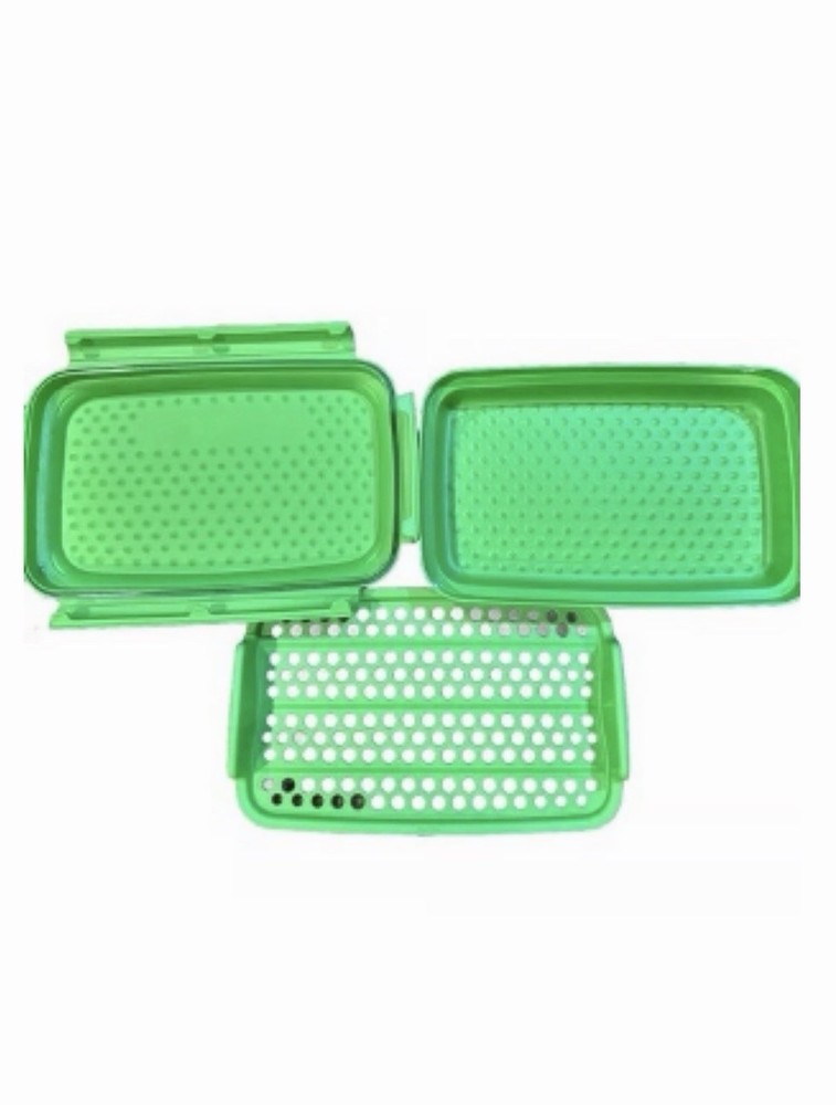 EUC Green Tupperware Click & Shake Container