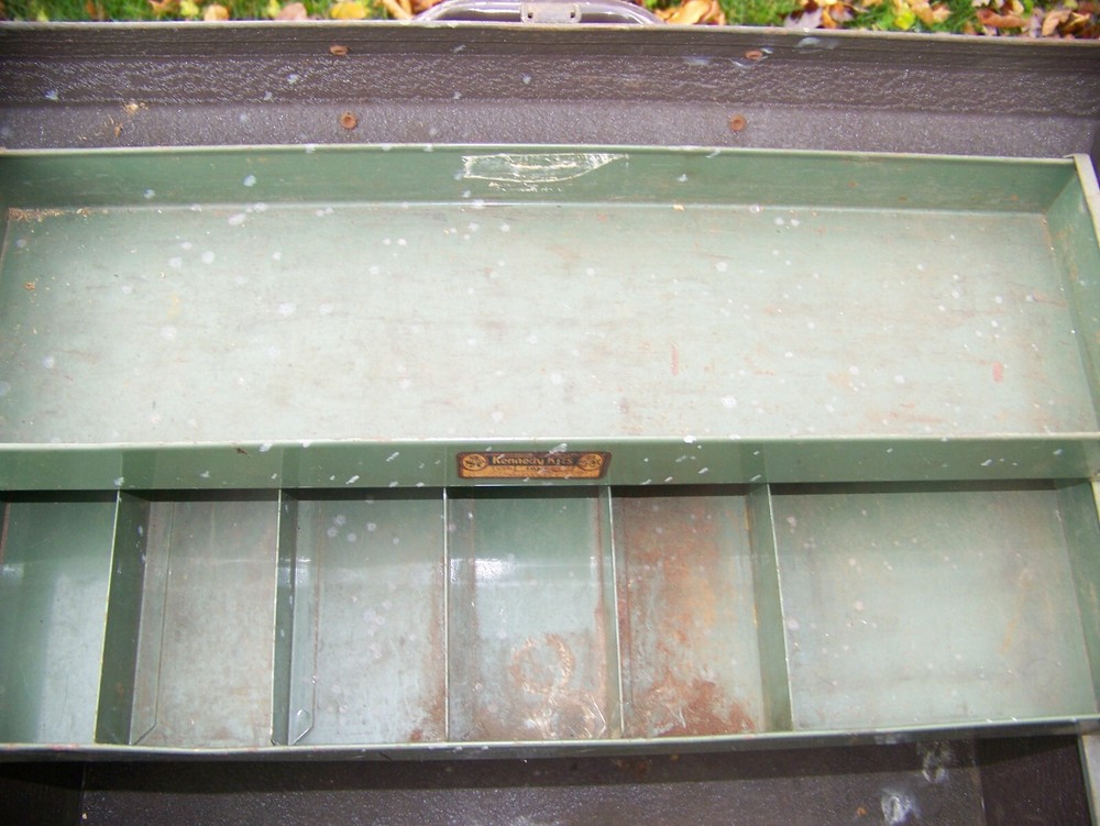 Kennedy Toolbox 1018 Cantilever Toolbox with Lock & Keys