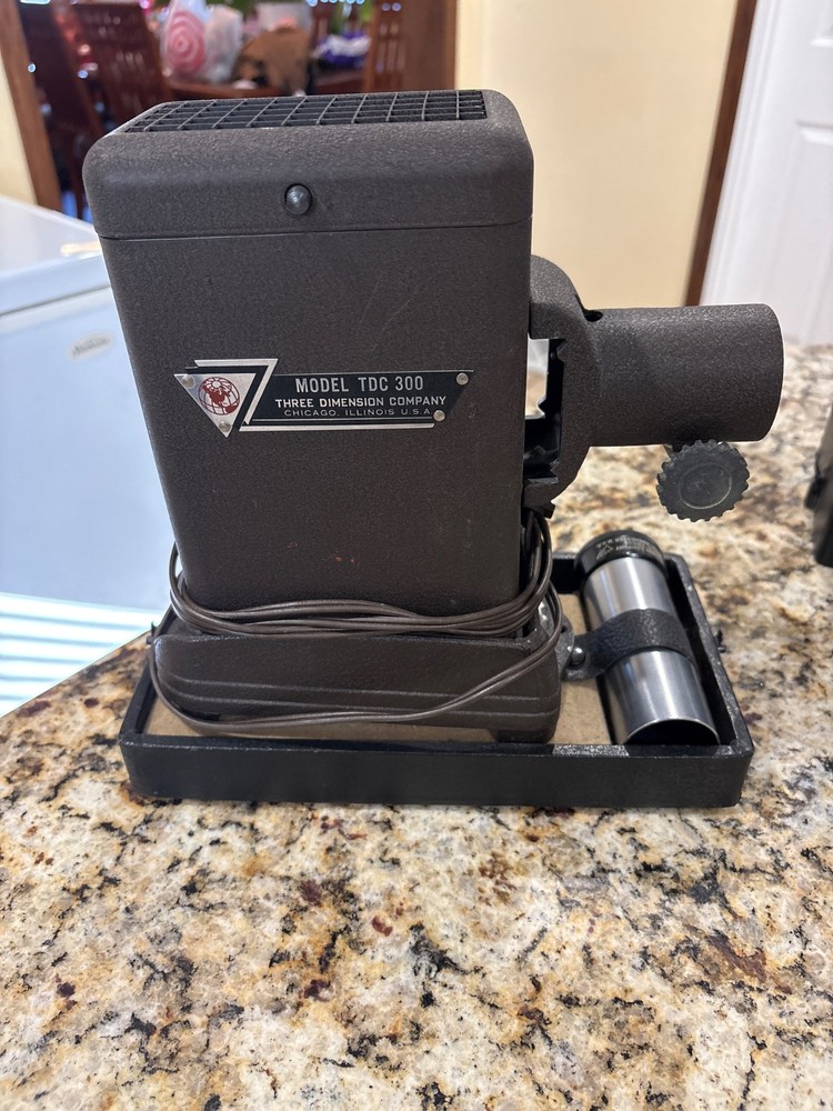 Vintage Three Dimension TDC-300 Slide Projector in Case