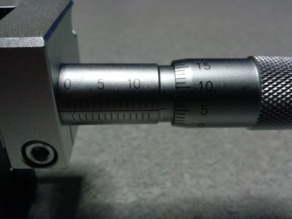 OPTOSIGMA High Precision Crossed Roller Liner Translation Stage with Micrometer