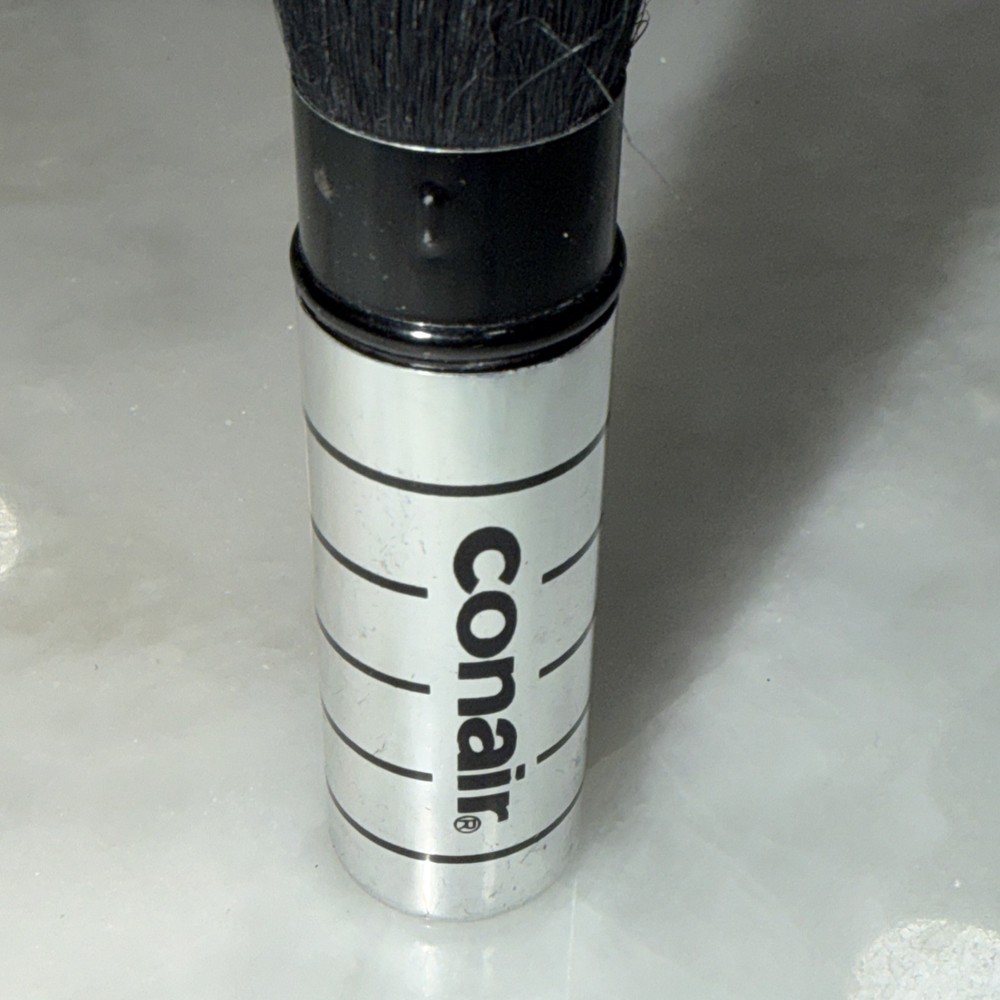 conair Folding makeup brush.