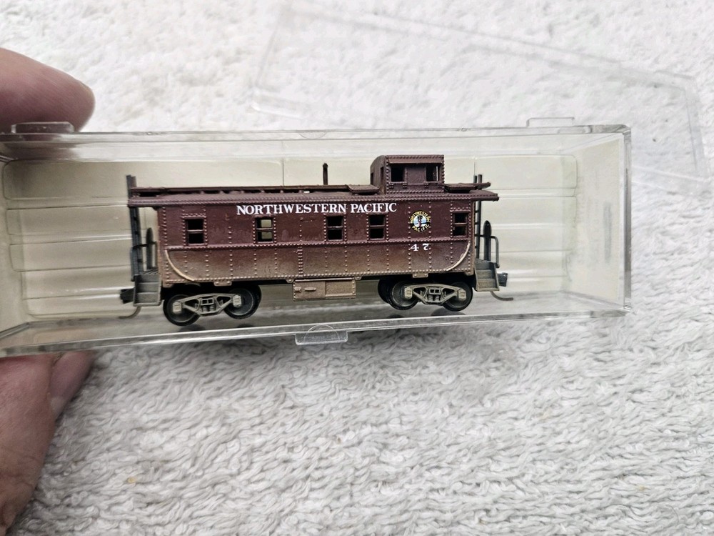 NORTHWEST PACIFIC CABOOSE CUSTOM WEATHERED N SCALE TRAIN