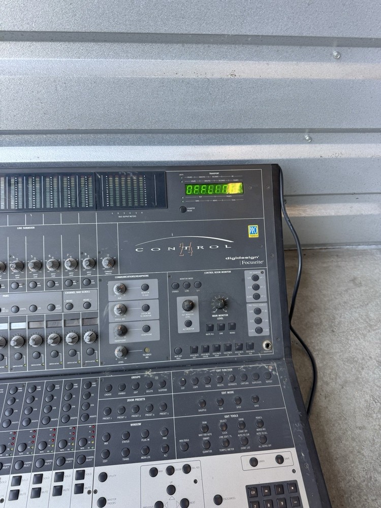 Digidesign Focusrite MC124 Control24 Protools Professional Mixer Console WORKS!