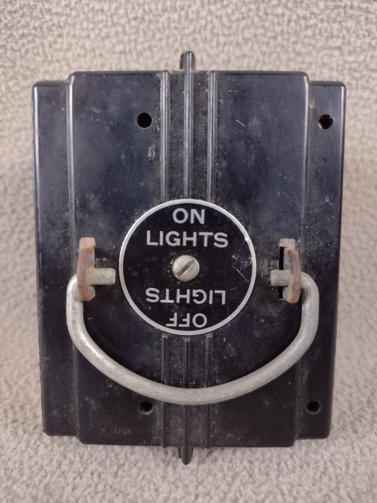 American Fuse Holder Pull-Out Type (LIGHTS)