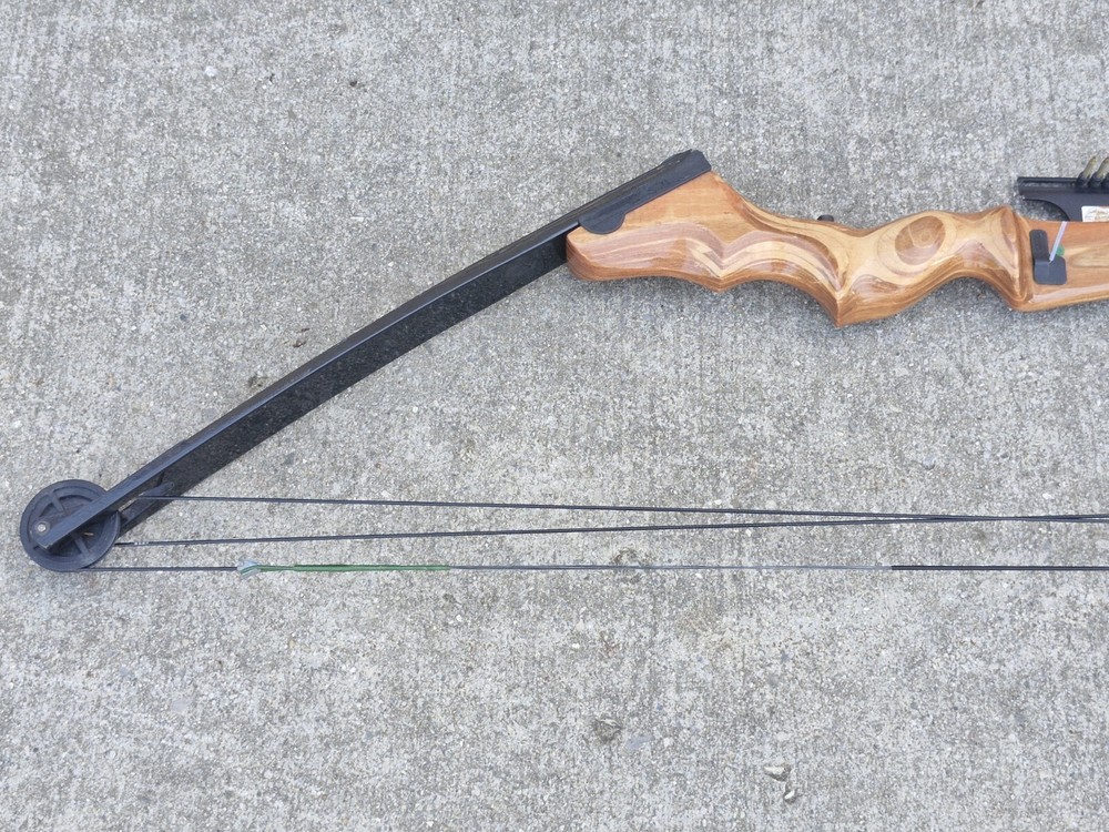 Archery Compound Bow Bear Kodiak Magnum Amo Compound String Length 37” RH