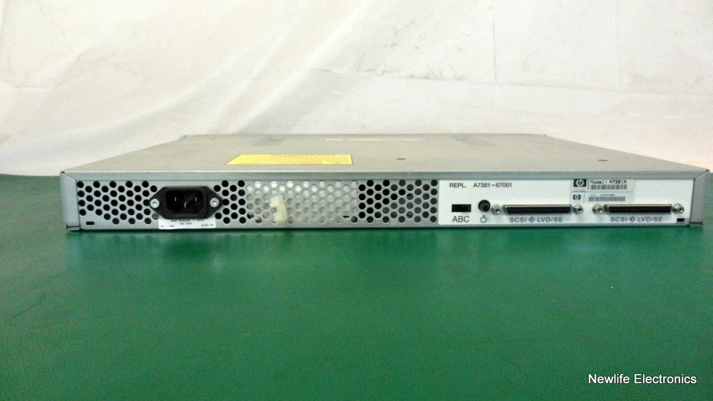 HP A7381-67001 Disk System 2110 Enclosure A7381A