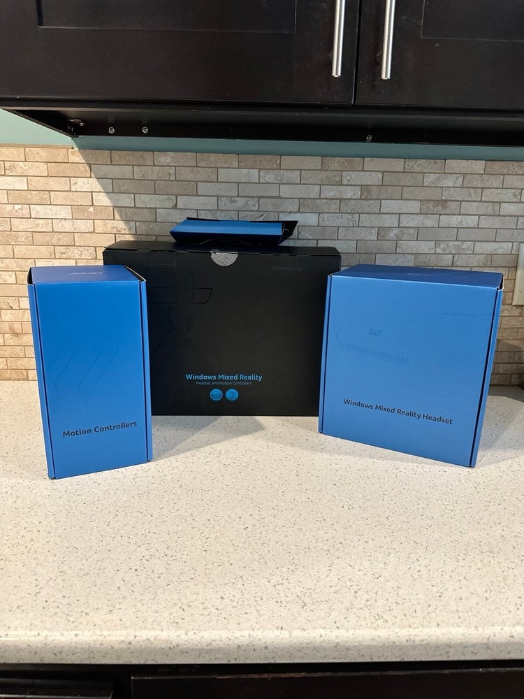 Acer Windows Mixed Reality Headset & Controllers Ah101 new open box