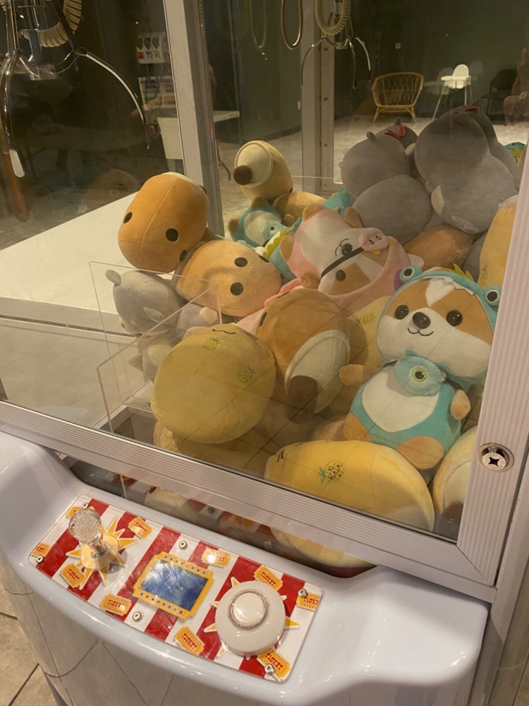 The Really Big Crane Co. Claw Machine - Buzz & Win | Color White