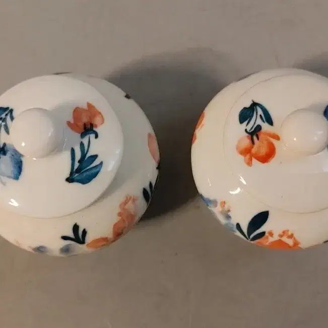 Flower Pattern White Celadon Incense Holder Pair