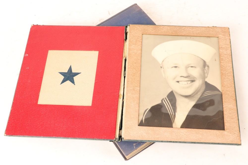 WW2 USN Year Book Group/71