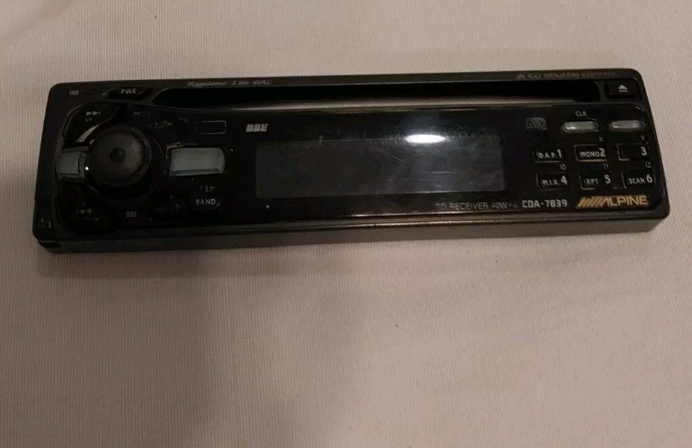 ALPINE CDA-7839  faceplate Only (Used).