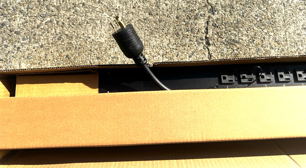 APC AP7530 Schneider Electric Basic Rack PDU 120V 24-Outlets - NEW